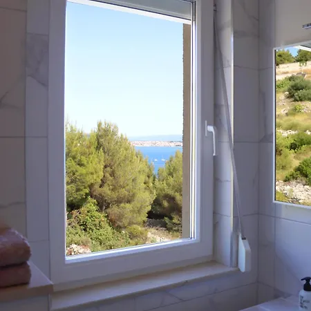 Elza * Τρογκίρ